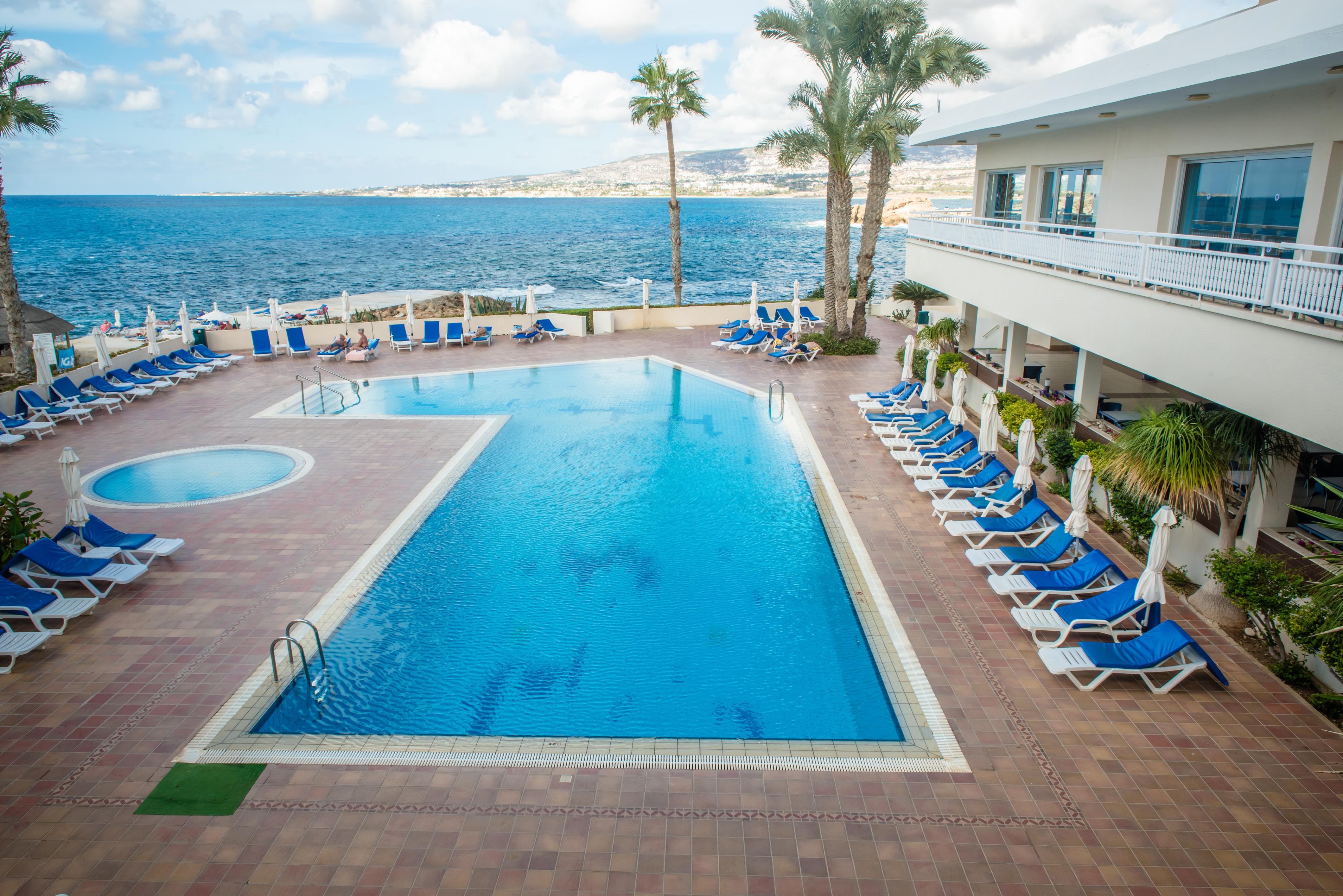 Cynthiana Beach Hotel Paphos Exterior photo